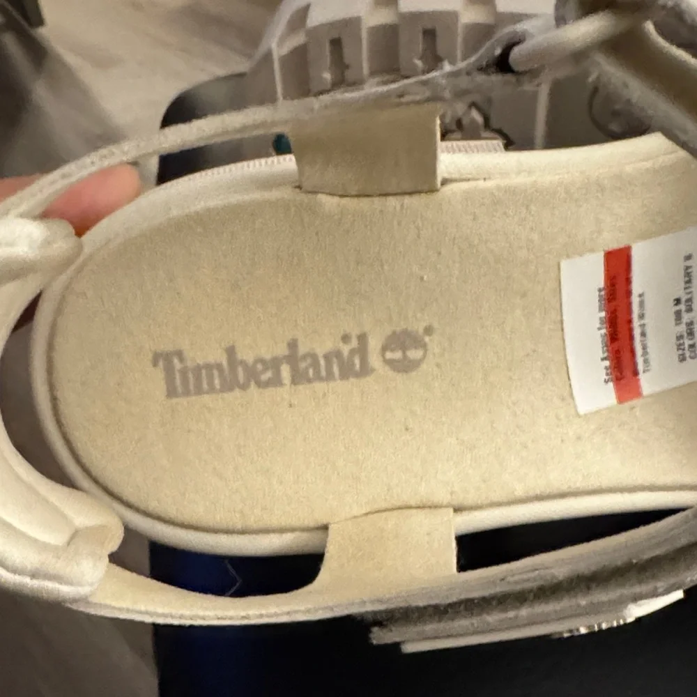 Timberland 🔥 Women’s Timberland everleigh ankle strap sandals 🔥 Size 10